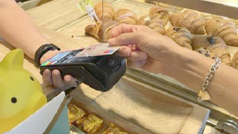 Obbligo del Pos anche nei bar: «Così si favorisce il turismo»