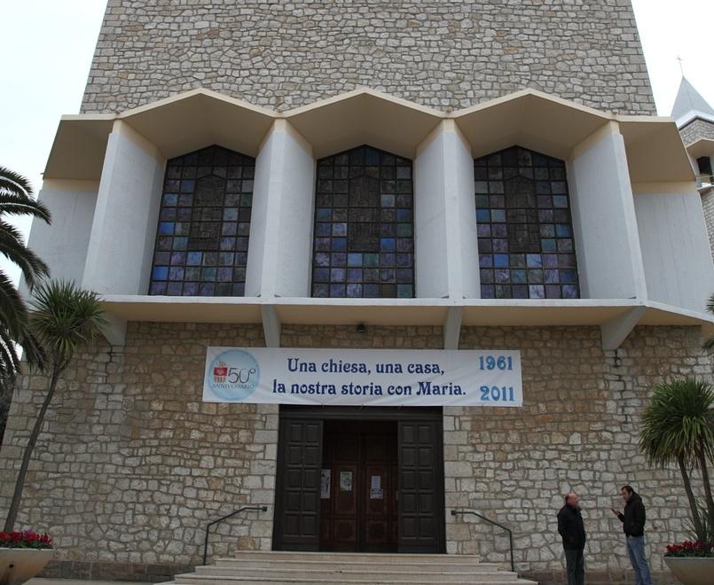 Alla chiesa della Mercede la messa si celebra in inglese 