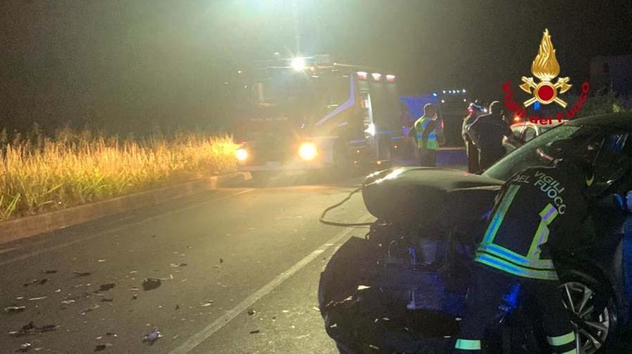 Scontro frontale tra auto a Pescia, due morti: sono padre e figlio