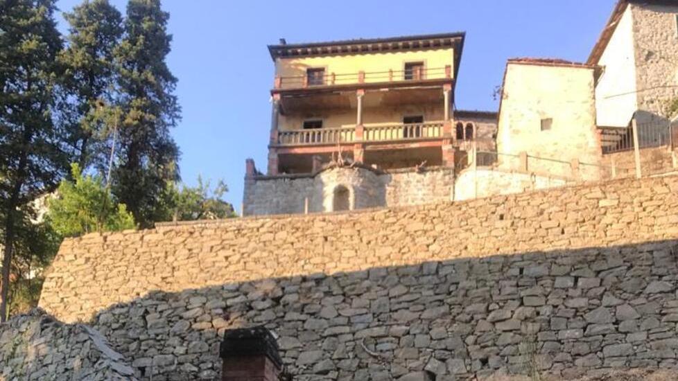 Inglese vicino alla casa reale ha acquistato casa Tronci