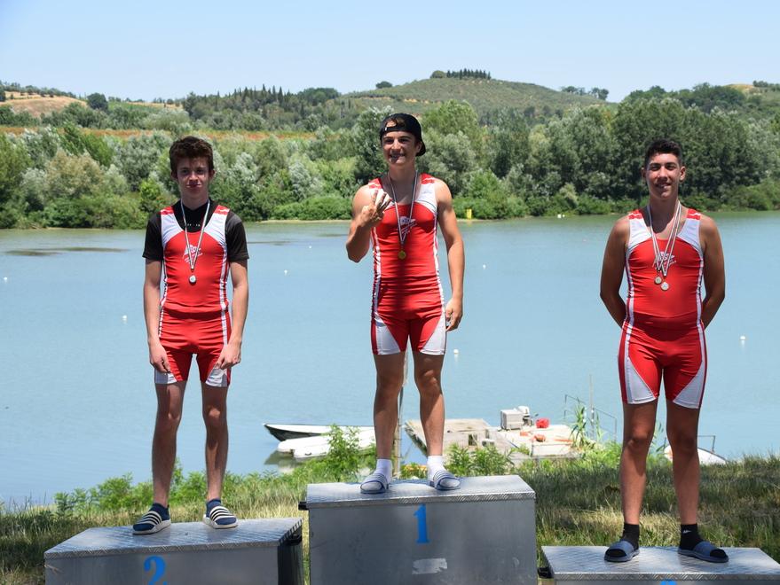 Canottieri Arno, sul lago di Roffia una pioggia di medaglie per i pisani