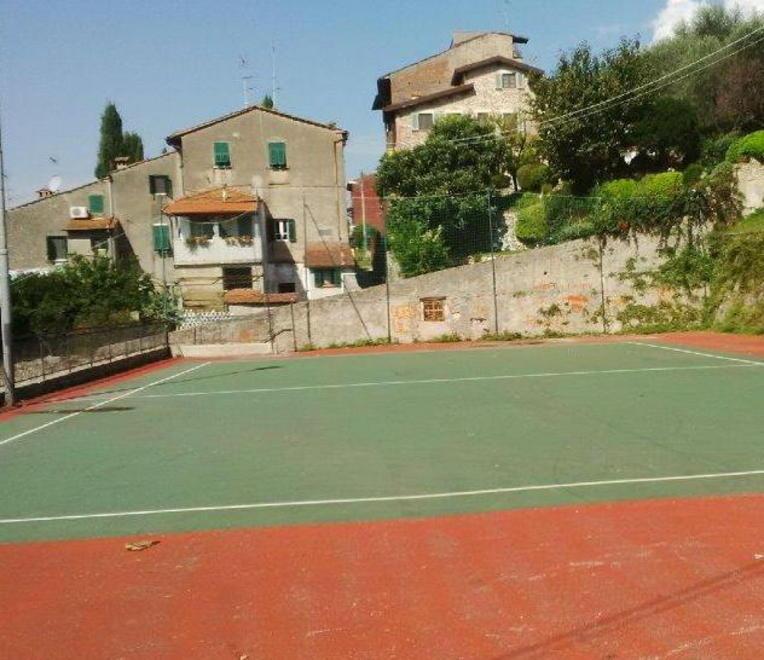 Proteste per il campo della Rocca