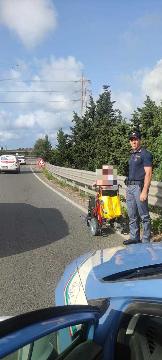 
	L'anziano portato in salvo

