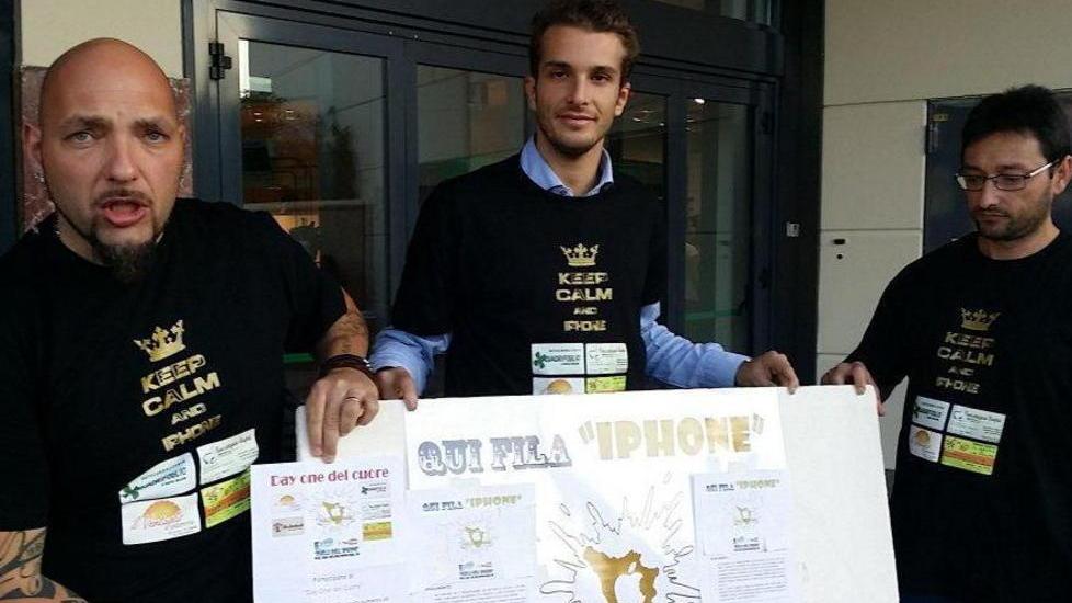 IPhone 6, i primi ad acquistarlo sono due livornesi