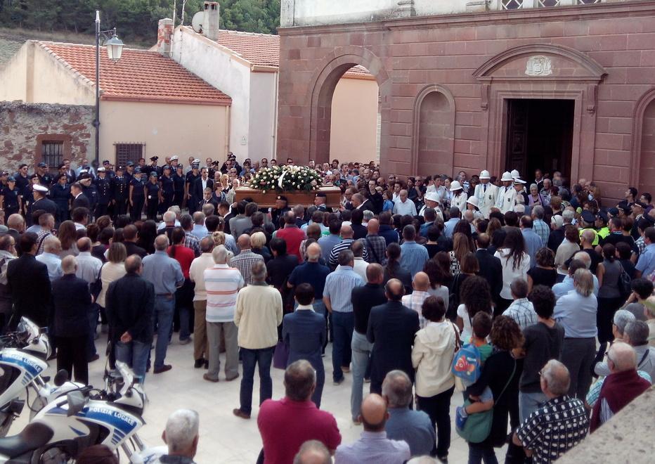 L’intera comunità al funerale di Sebastiano Cordedda 