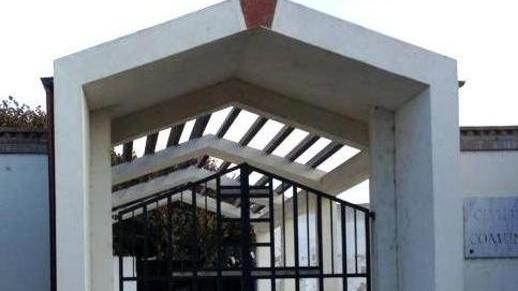 Trasferiti i loculi inutilizzabili del vecchio cimitero