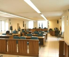 Lucca, condannato per abusi sulla figlia di 6 anni. La madre: «É la fine di un incubo»