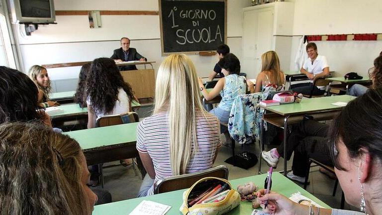 Assalto alla cattedra, a Prato in tredicimila a caccia di un posto da supplente