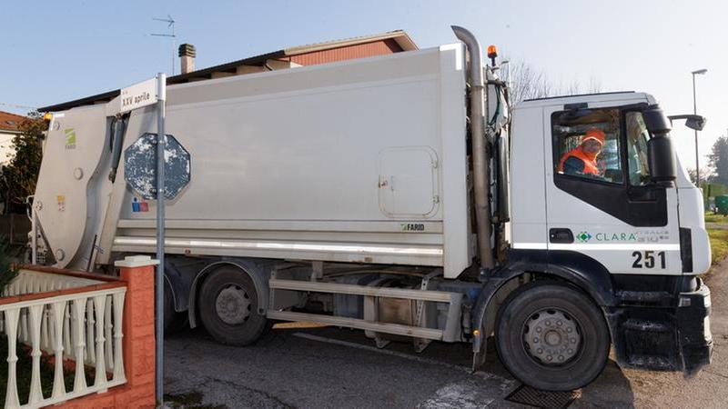 Ostellato, raccolta rifiuti sotto accusa