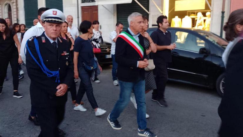 Strage, Del Ghingaro contestato durante il corteo per l'anniversario. I familairi : «La difesa è paradossale»