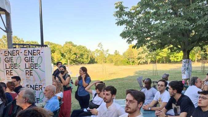 Modena Sindaco e vescovo davanti ai giovani «Pensiamo insieme il nuovo ambiente»