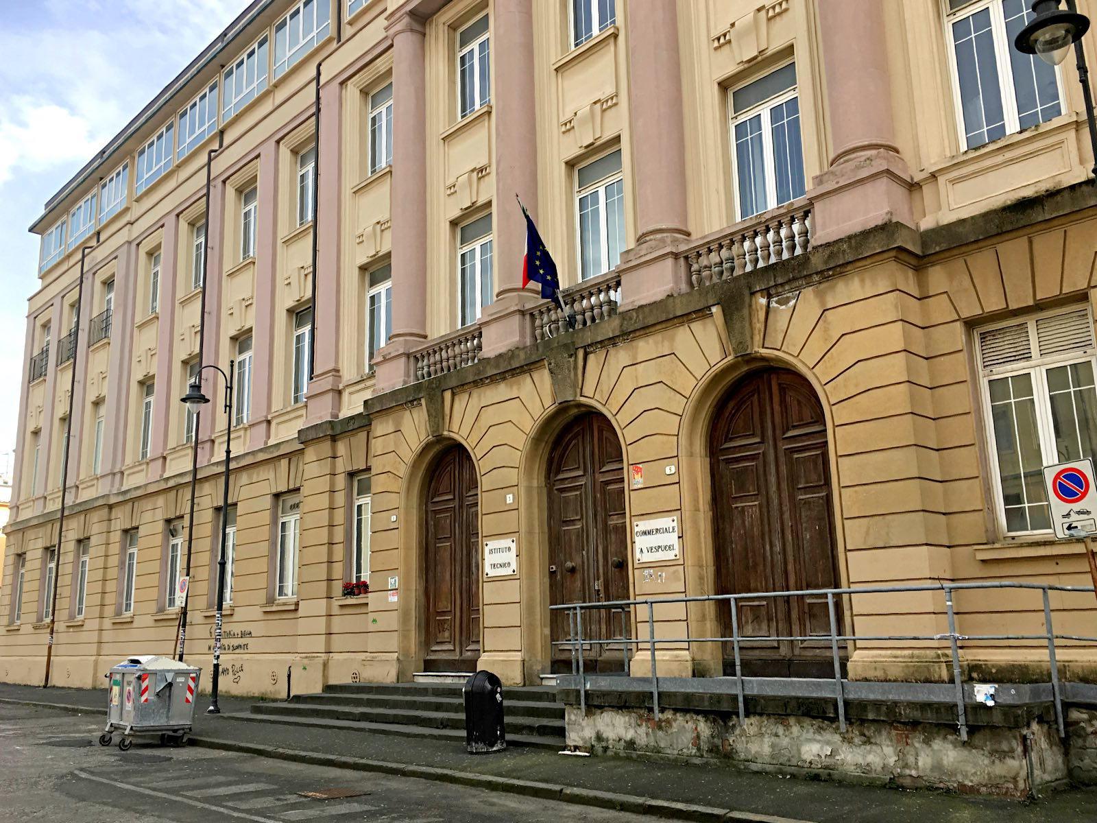 Studente deriso e bocciato, commissione in silenzio: «Se confermato sarebbe gravissimo» 