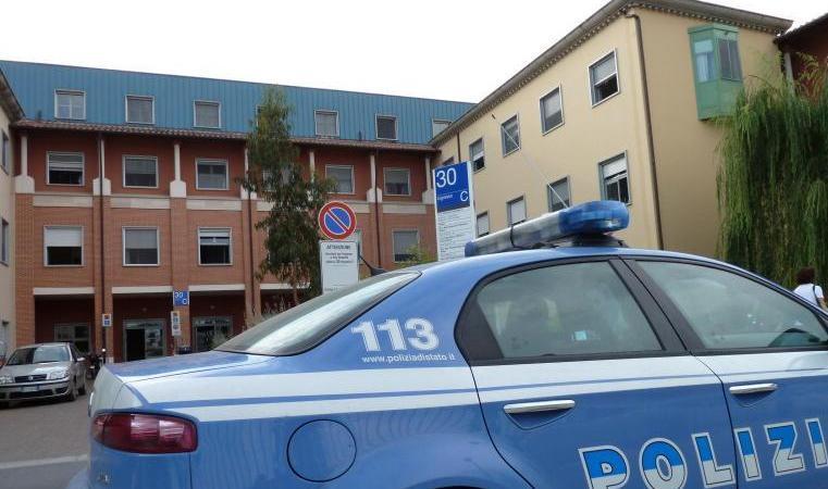 Pisa, infermiere odia il collega e finisce agli arresti per stalking 