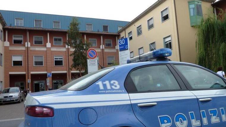 Pisa, infermiere odia il collega e finisce agli arresti per stalking