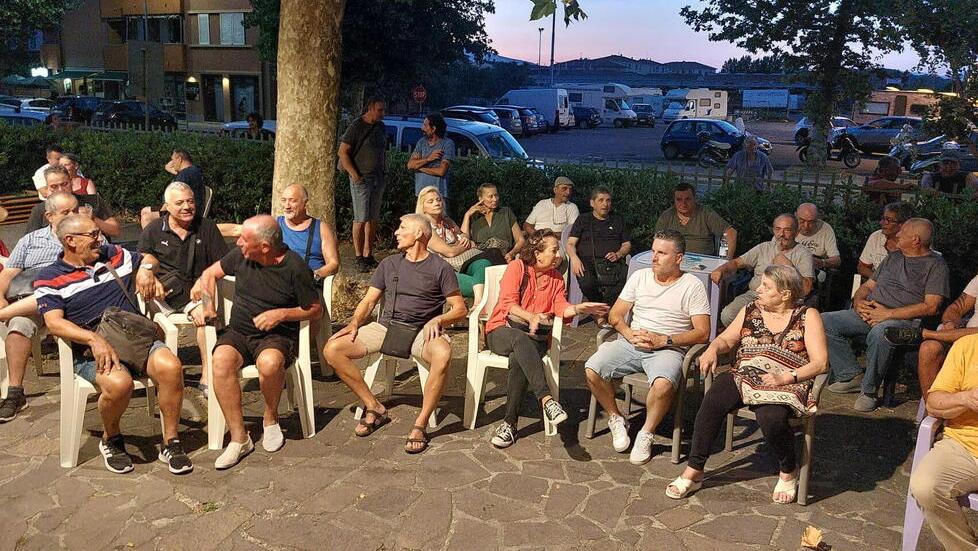 Circolo chiuso, rivolta contro il Pd: «Ora basta con le ingiustizie»