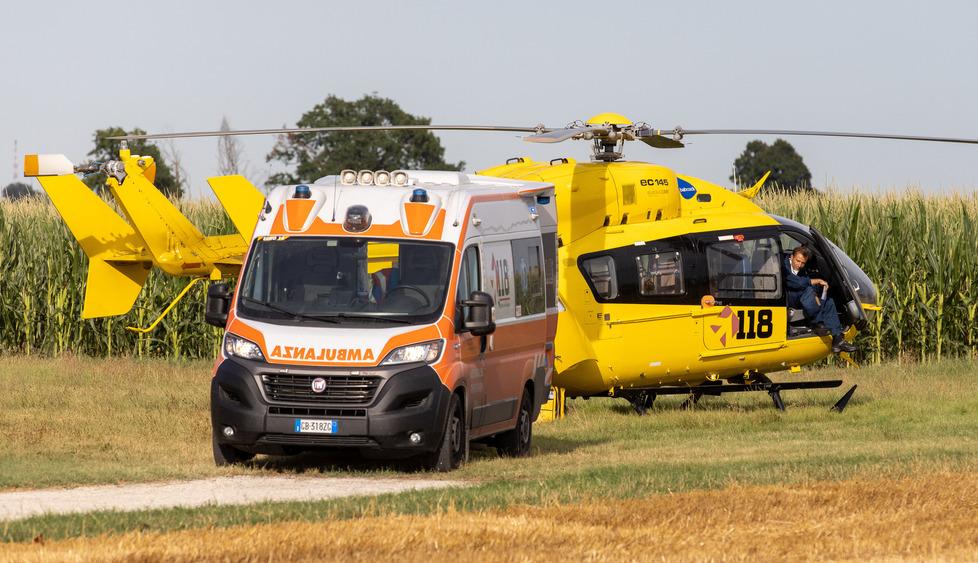 Mirabello, scontro frontale fra due moto: un conducente morto, l’altro ferito