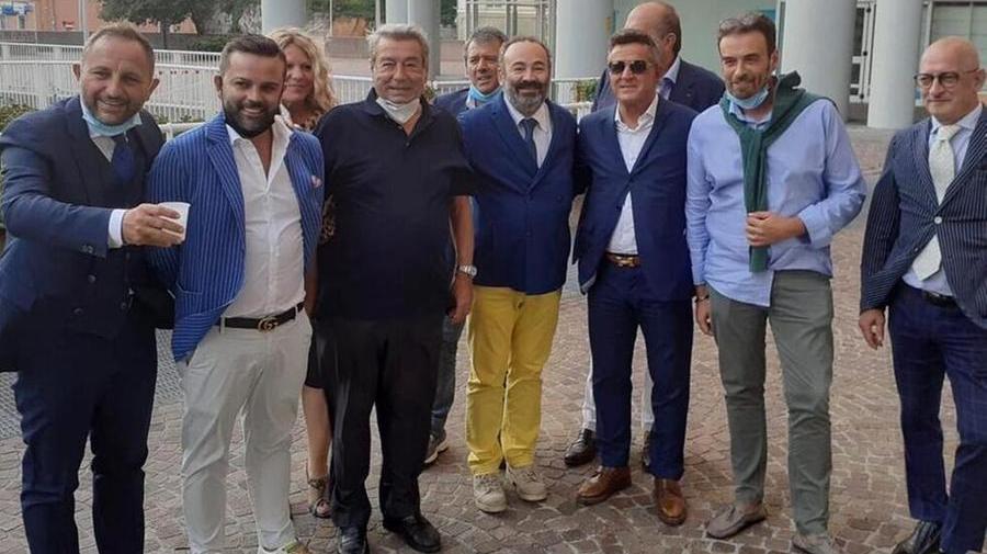 11 settembre del 2020, Spinelli insieme ai nuovi  soci dell’As Livorno. È questa la compagine societaria che porterà l’As al fallimento