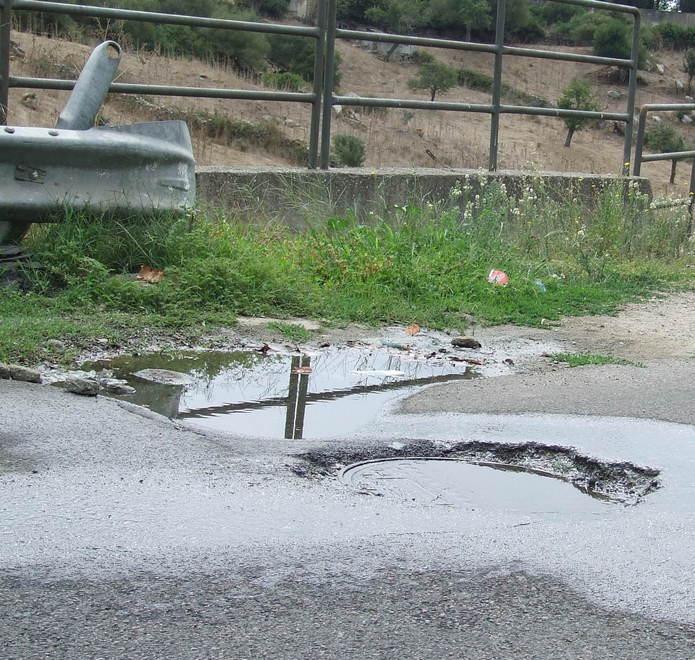 Da due mesi perdita d’acqua in via Della Vittoria a Orotelli