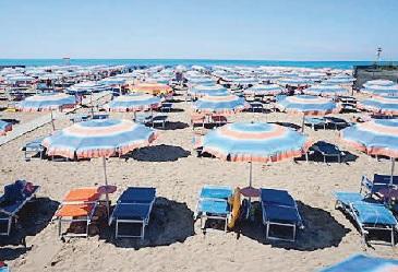 Boom di presenze in spiaggia, ma in Maremma è sempre più “mordi e fuggi”&nbsp;