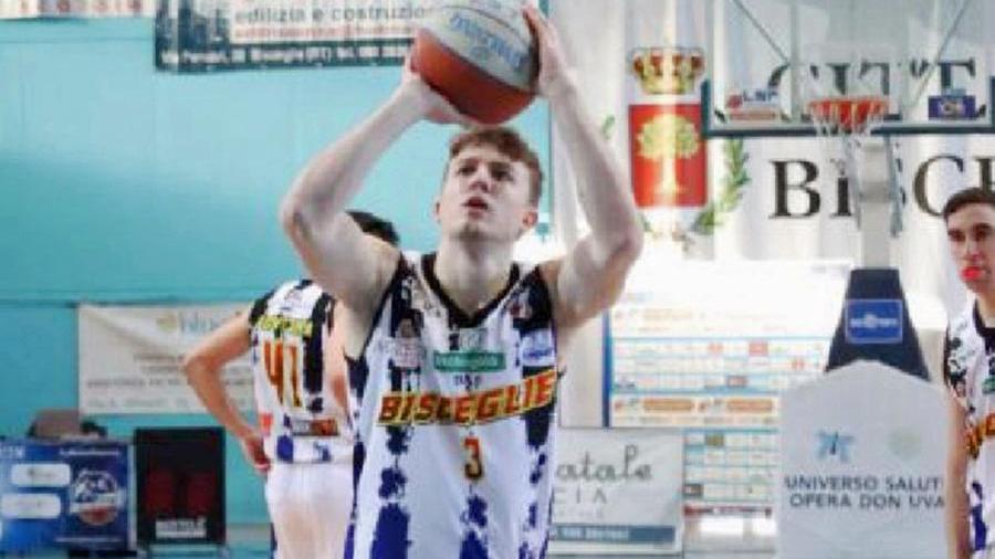 Al tiro Marco Giannini, con la maglia di Bisceglie. Il classe 2001 è molto vicino agli Herons