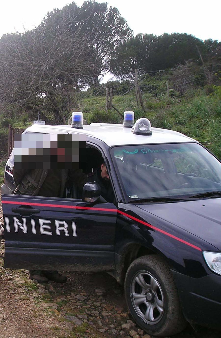 Aveva 780 grammi di cannabis in casa, allevatore arrestato