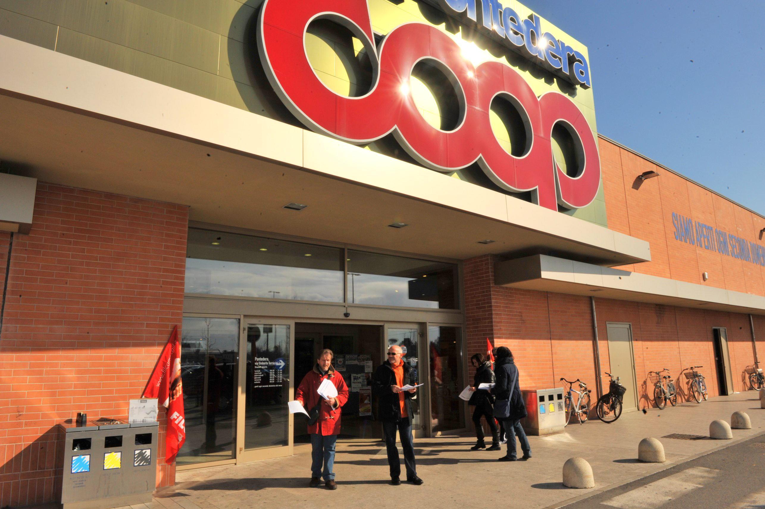 Scivola per colpa della maionese, Coop condannata a risarcirla 