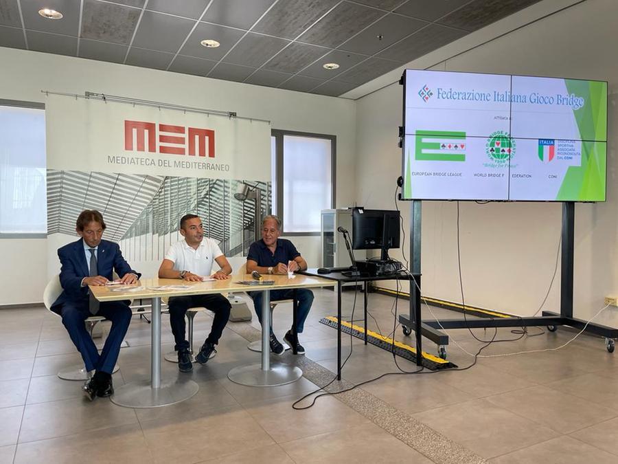 
	Un momento della conferenza stampa con il presidente del Coni Bruno Perra, l'assessore comunale Andrea Floris e il delegato regionale della Federbridge Giuseppe Manovella

