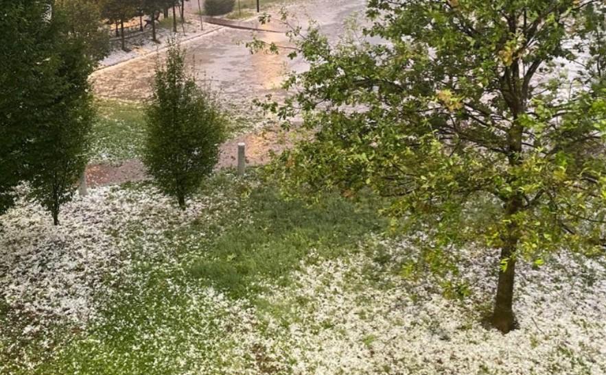 Temporali con forte pioggia, vento e grandinata su Modena e provincia. Danni e allagamenti