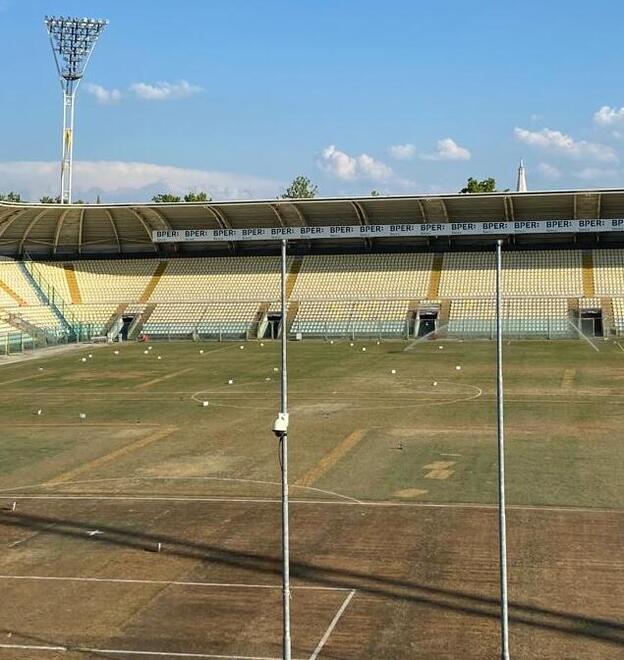 Modena L’erba dello stadio Braglia è da rifare «Non c’era alcuna protezione»