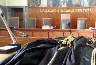 Abusi alle quindicenni alla festa, rinviati a giudizio due giovani