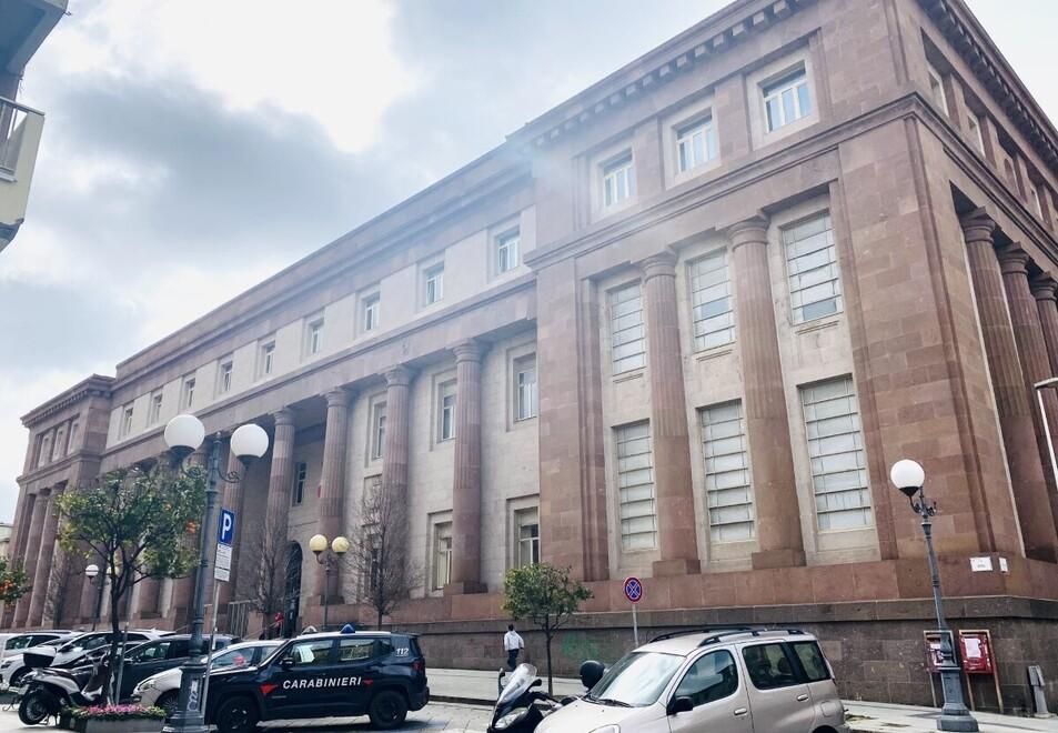 Sassari, rubavano la droga dal tribunale confermati nove anni a Cuccuru 