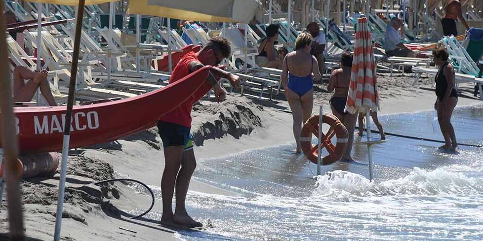 una immagine di archivio del bagno Marco a Poveromo