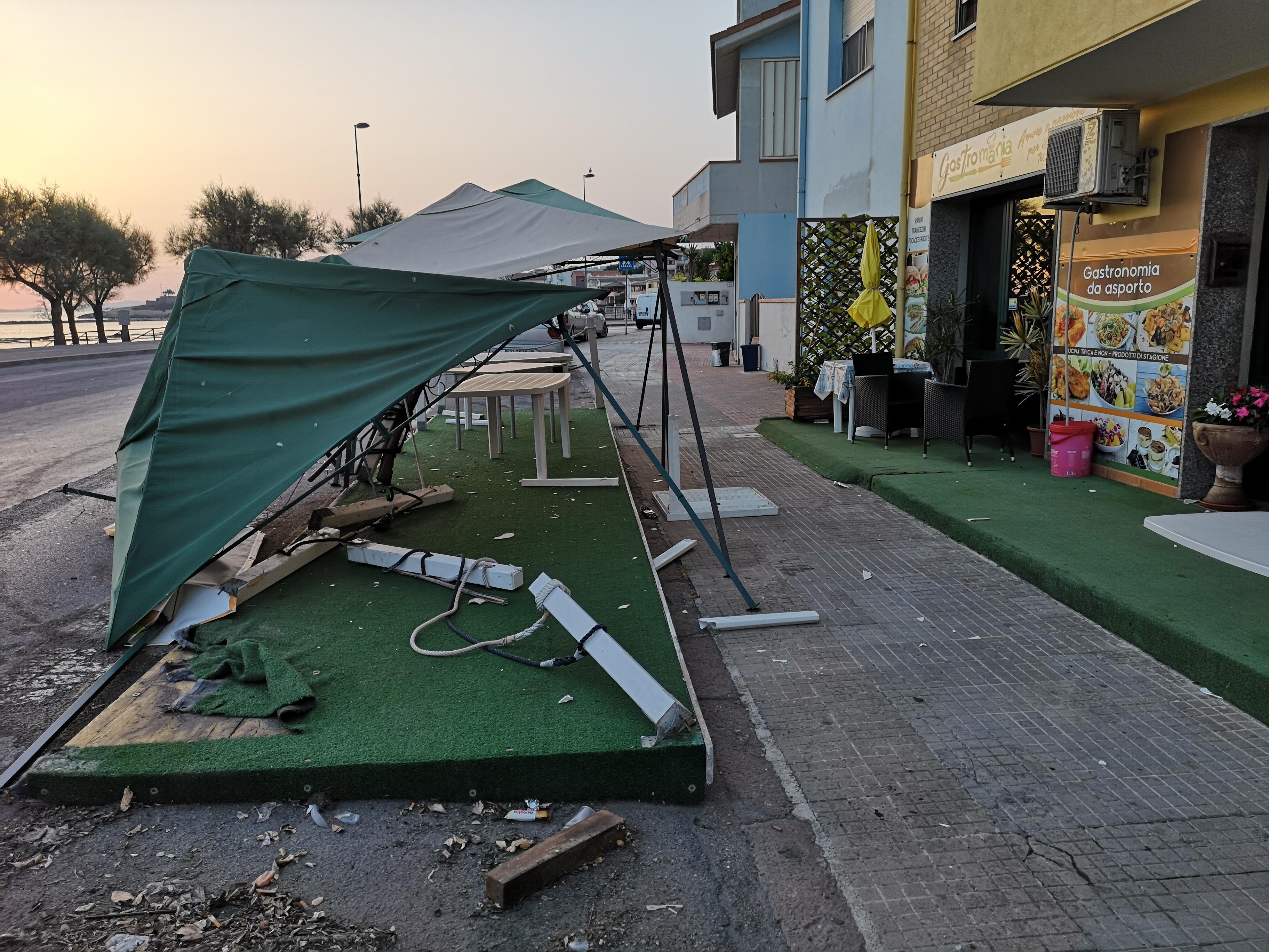 Porto Torres, distrugge una veranda con l’auto e si “costituisce” il giorno dopo 