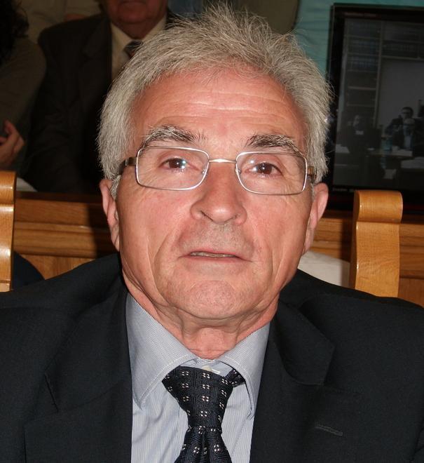 Il bilancio passa, ma con tanti assenti 
