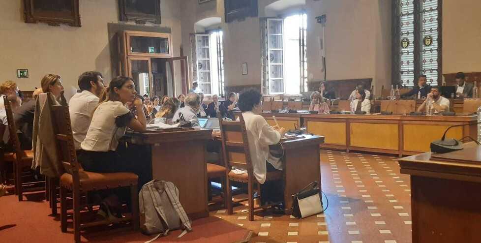 Un momento del consiglio straordinario sullo stato del Tribunale a Prato