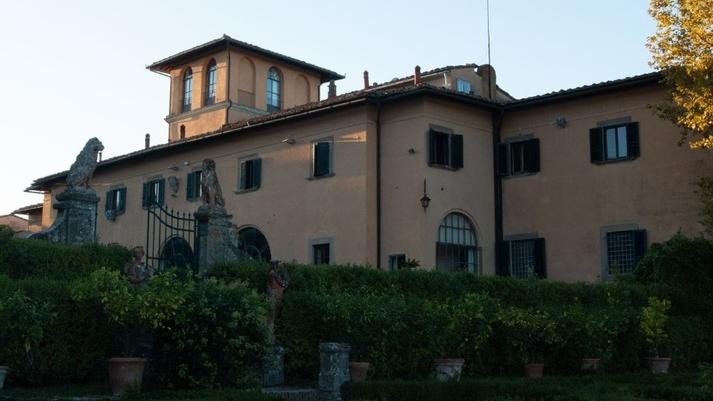 Una veduta della Villa di Meleto tra gli edifici storici più importanti della Valdelsa