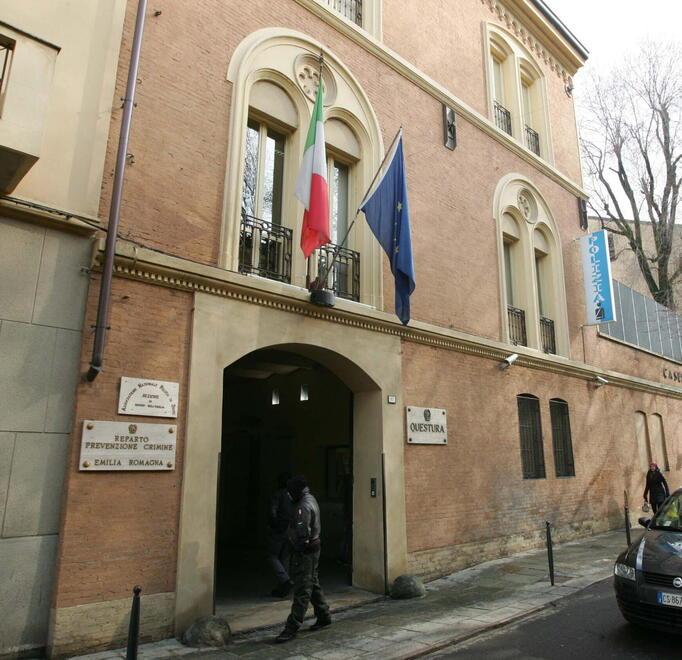 Il filmato girato in questura scagiona l’arrestato