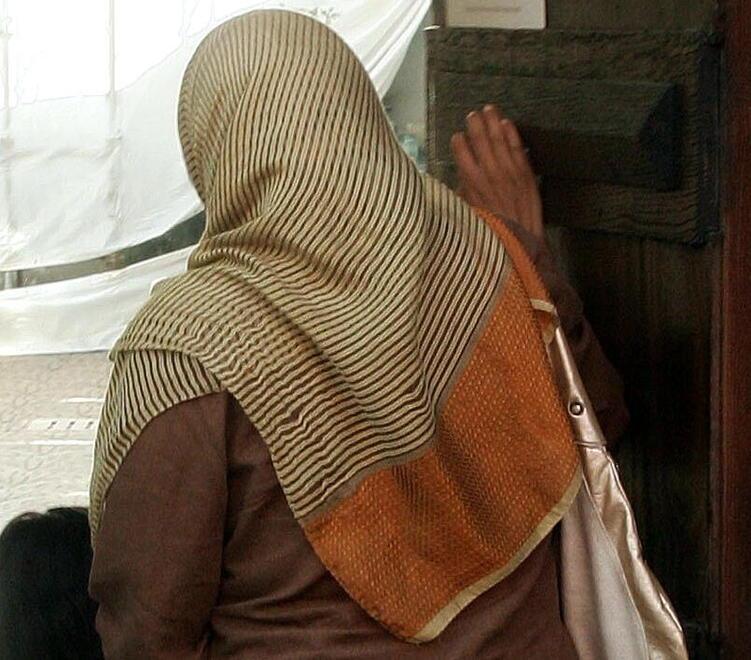 Figlia occidentalizzata: i genitori a processo per maltrattamenti