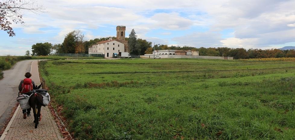 Un pellegrino lungo la Francigena