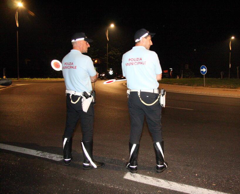 Controlli della polizia municipale di Camaiore