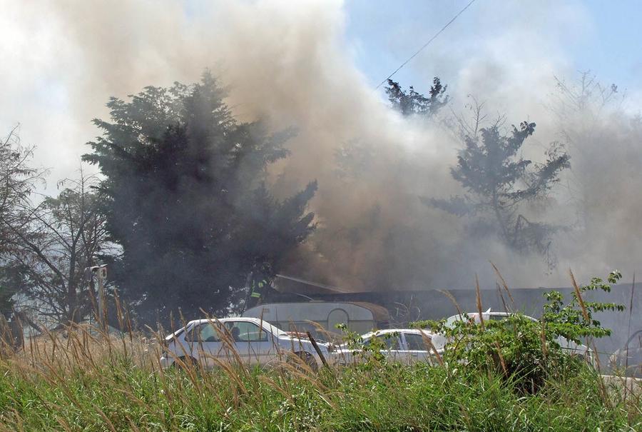 
	L'incendio nella zona industriale di Piombino (Foto Paolo Barlettani)

