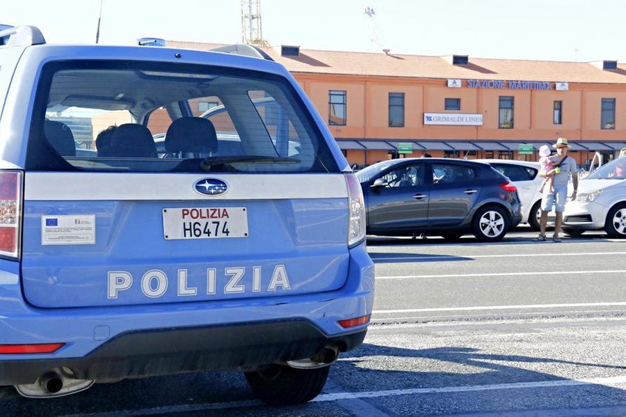 
	Controlli della polizia in porto (foto d'archivio)

