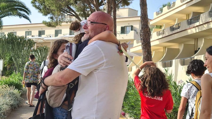 Il grande abbraccio fra Greta Viti e l'istruttore Maurizio Soventi dopo la vittoria