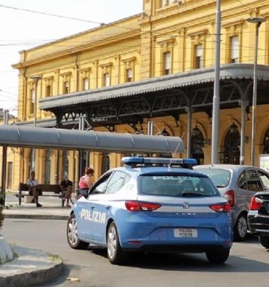Modena. «Devi mettere la mascherina»: e lui lo prende a calci e pugni 