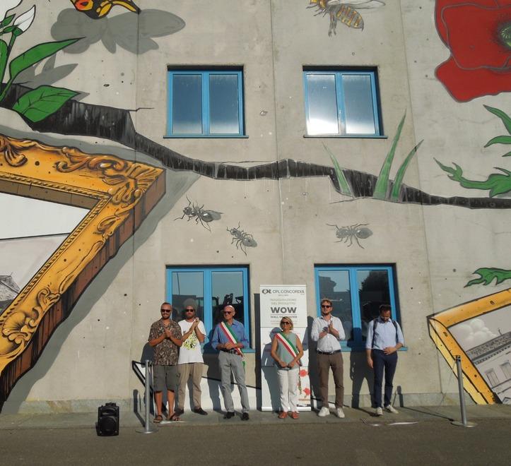 Un nuovo look per la sede di Cpl Spunta il murales per l’Emilia
