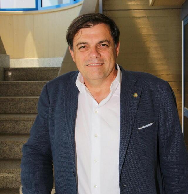 Il sindaco di Pietrasanta e le aragoste a 1.400 euro: «Offerte per tutte le tasche, ma io preferisco le acciughe» 