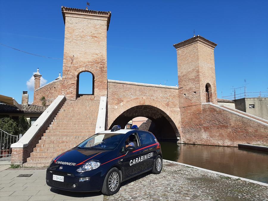 Porto Garibaldi: tentano di derubare un bar, scoperti e bloccati