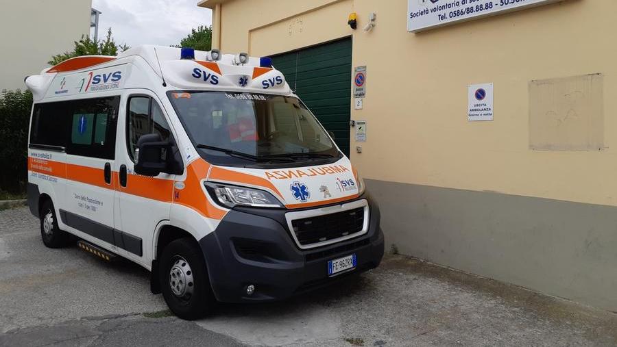 Un'ambulanza della Svs di Ardenza (foto d'archivio)