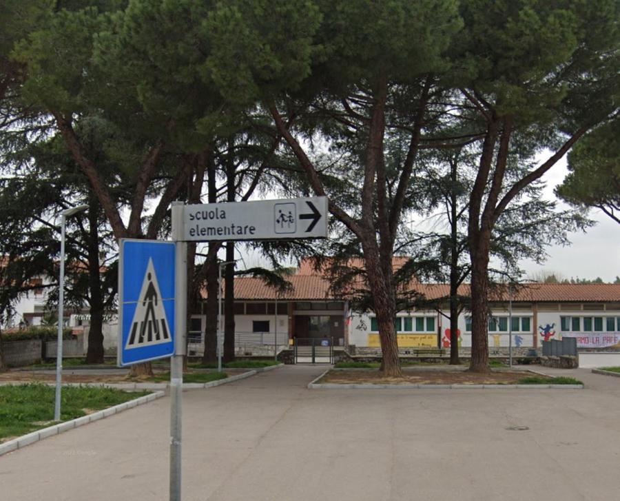 
	La scuola Cesare Marcacci di piazza Macchi, a Vicarello (foto d'archivio)

