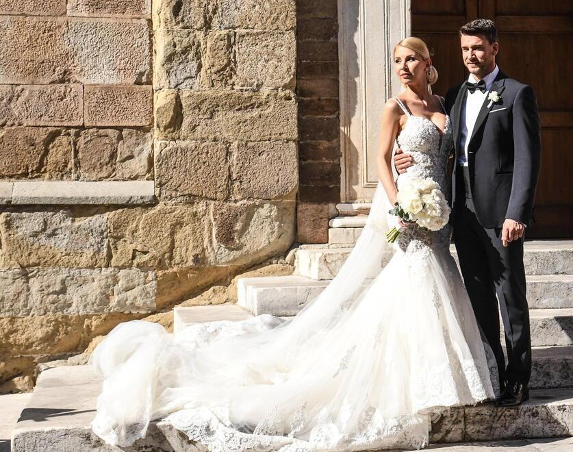 Chiara e Damiano, dolci nozze a Lucca: lo chef-pasticciere e la compagna si dicono “sì” 